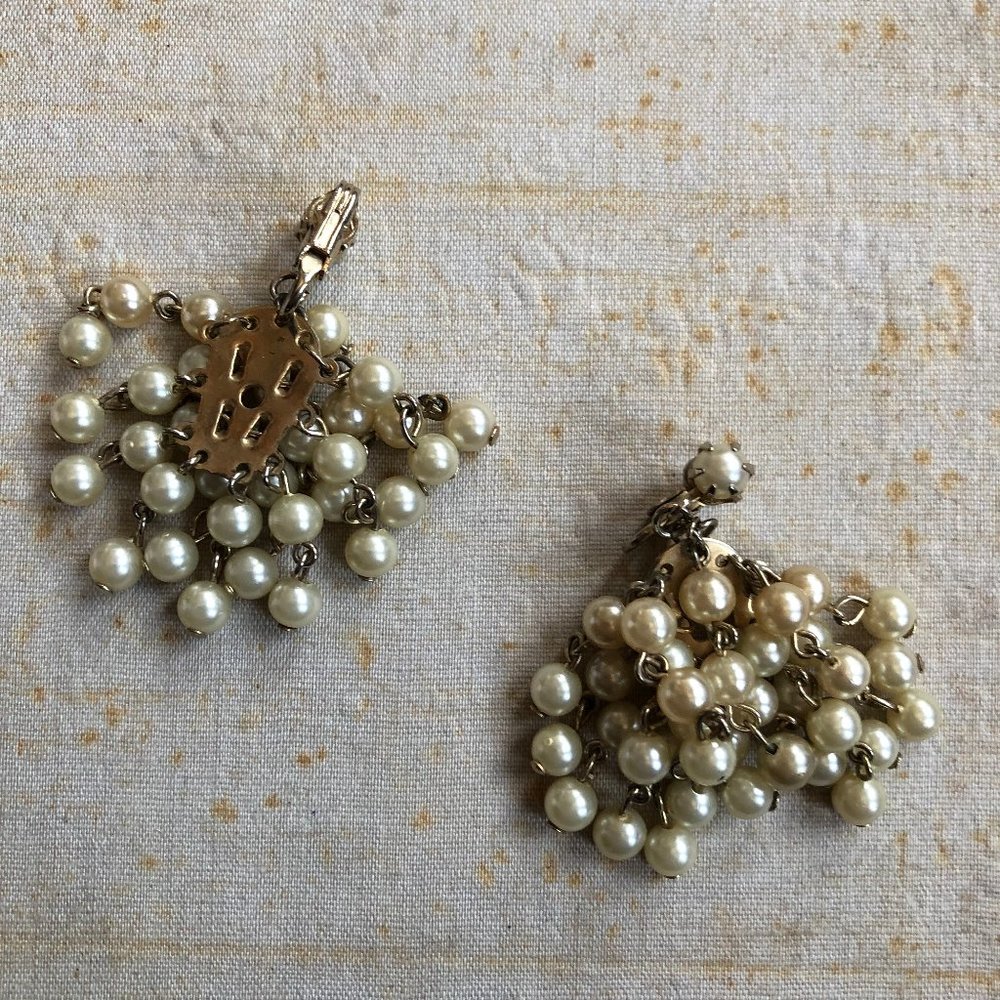 Stunning Vintage Glass Pearl Cascade Earrings - Picture 2 of 4